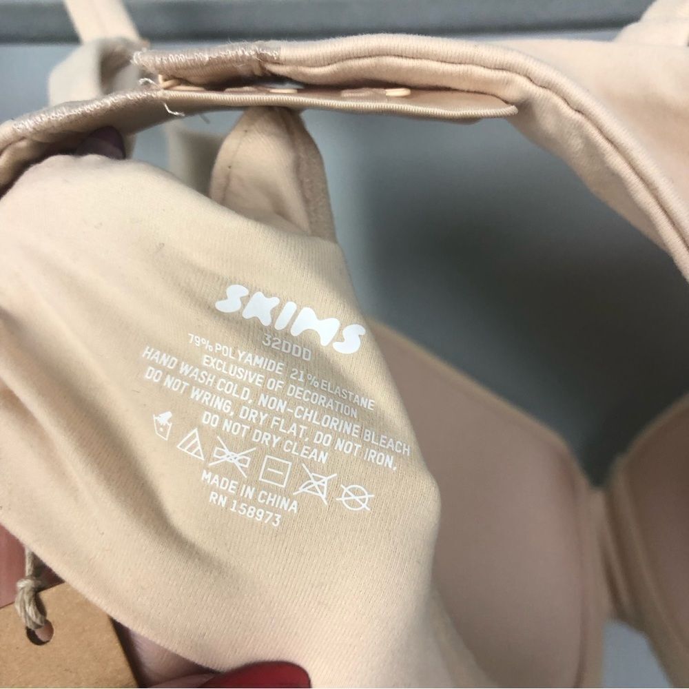SKIMS | NEW Fits Everybody T-Shirt Bra in Sand Women’s Size 32DDD - Picture 9 of 9